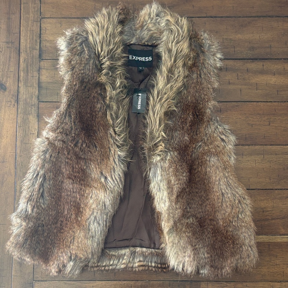 Express Faux Fur sleeveless Vest small NWT